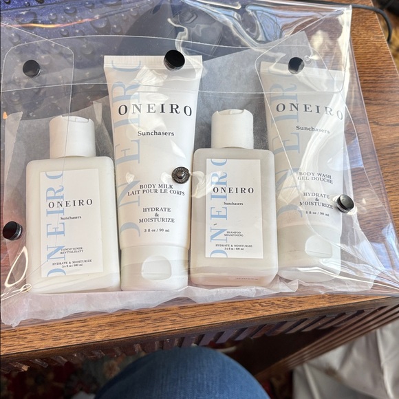 Oneiro Sunchasers Bath & Body Set - White - Picture 2 of 6